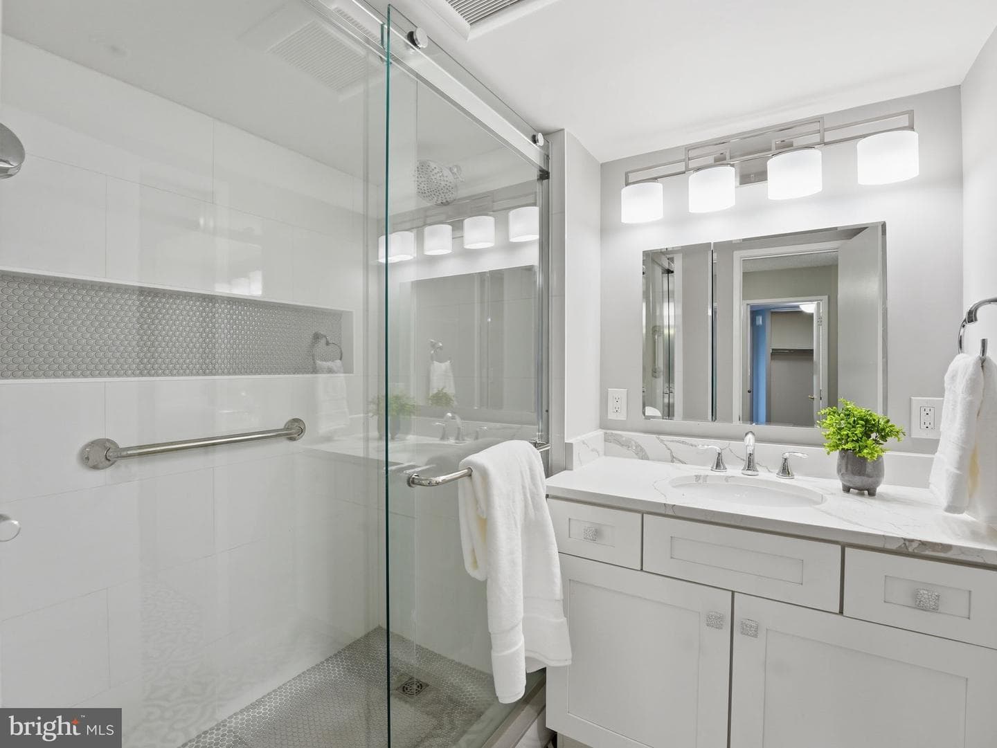 1600 N Oak Street #1119 photo 22