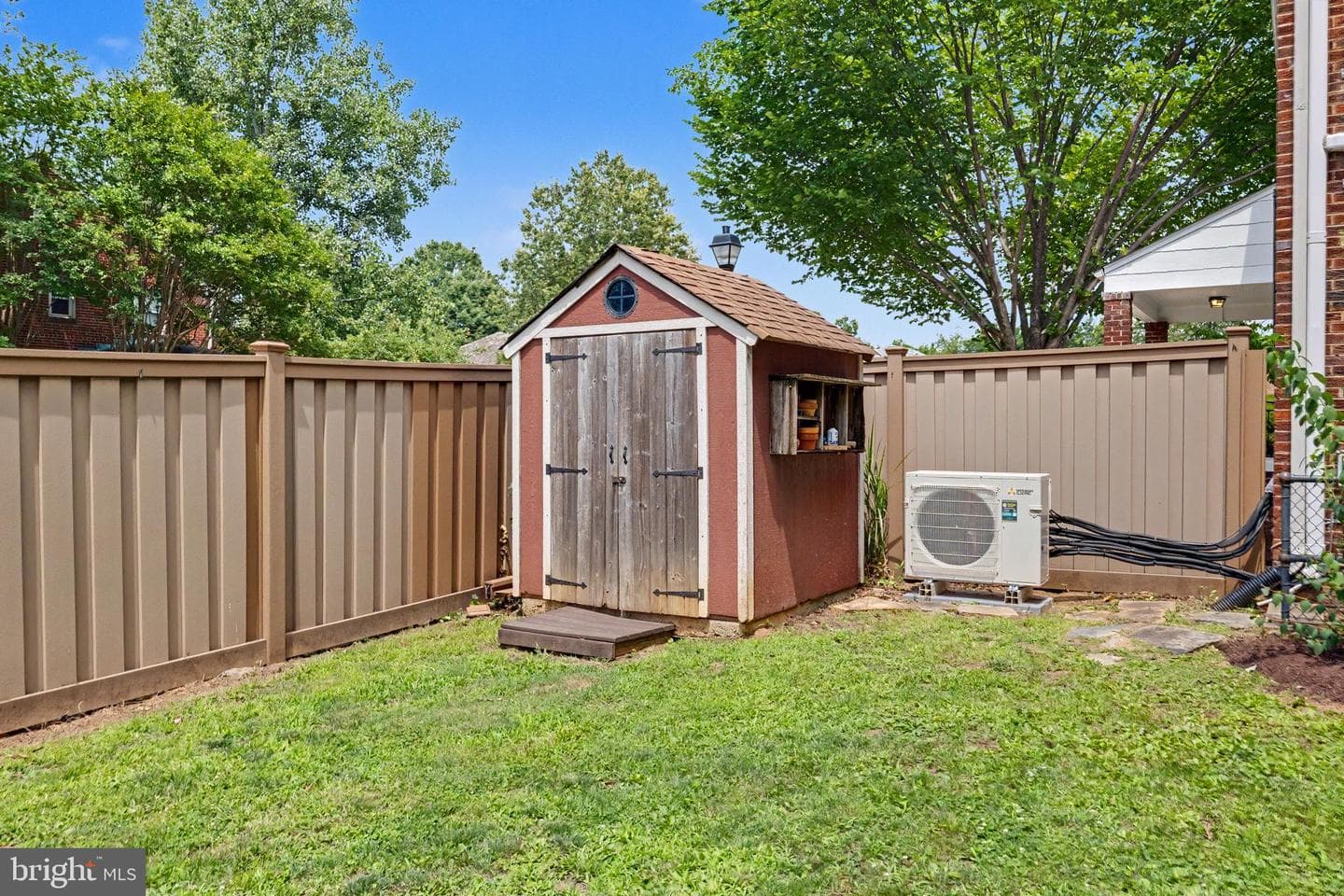 638 N Nelson Street N photo 49