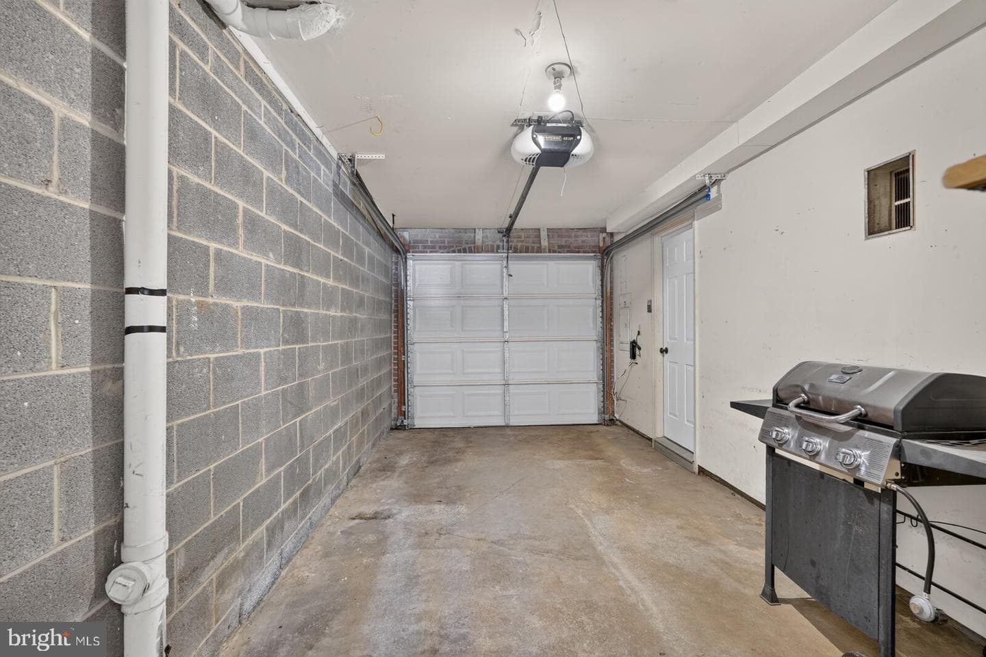 1869 N Adams Street photo 31