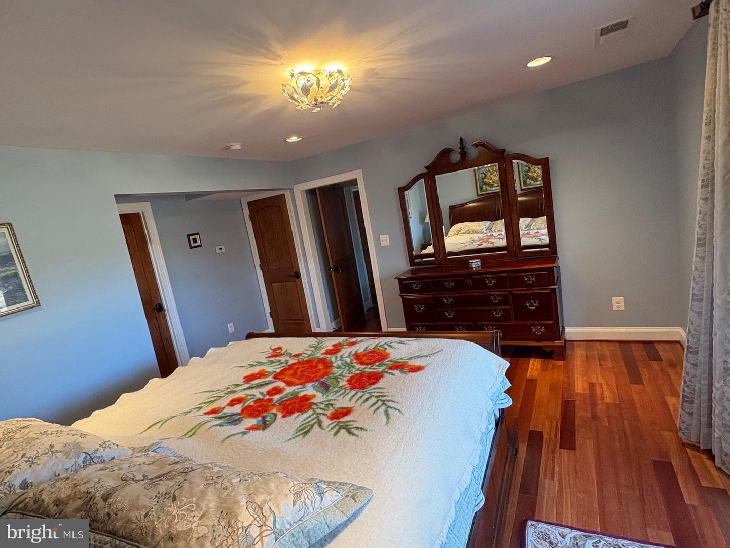 2445 S Kenwood Street photo 27