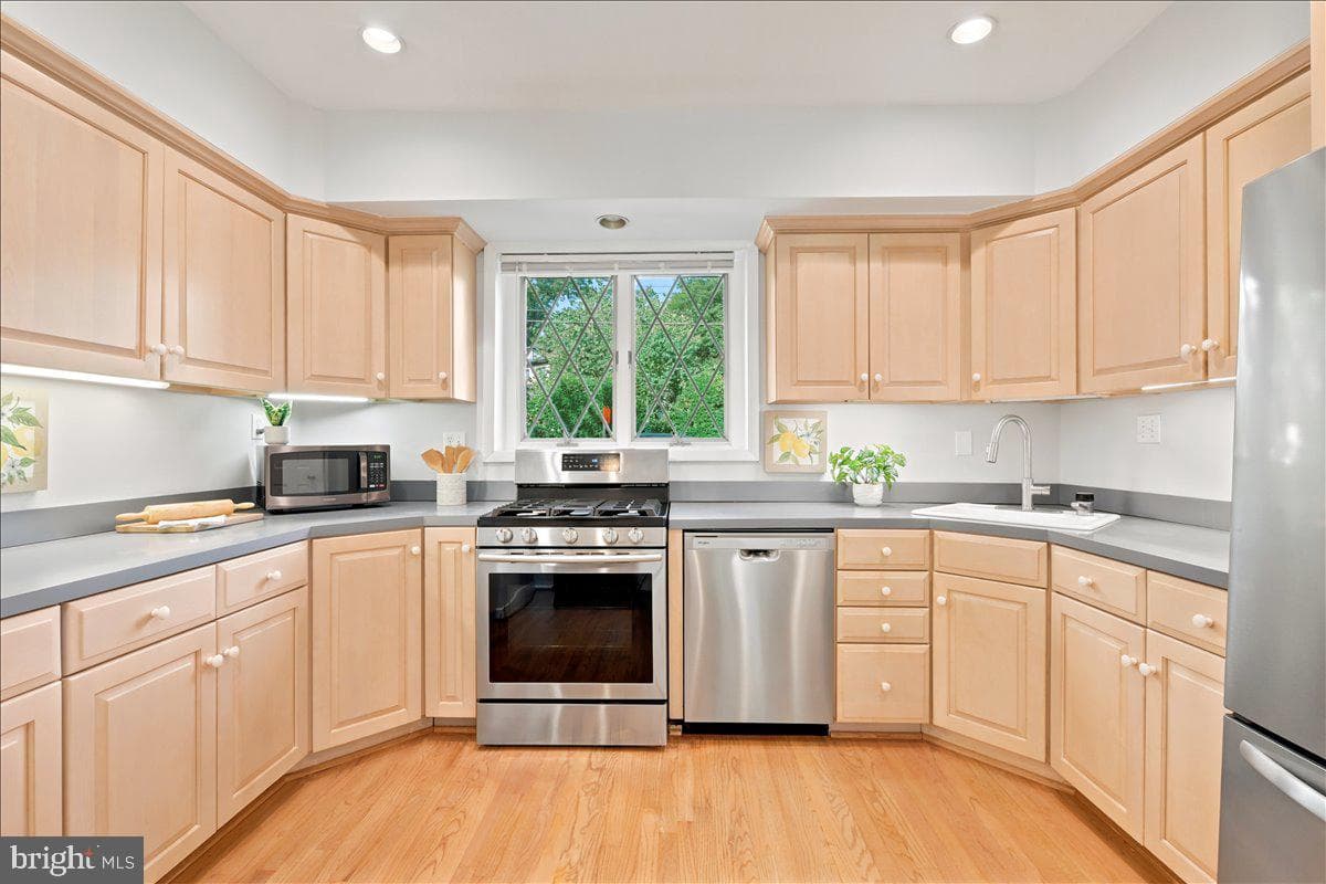 2800 S Arlington Ridge Road photo 16