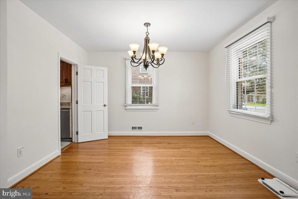 605 N Frederick Street photo 9