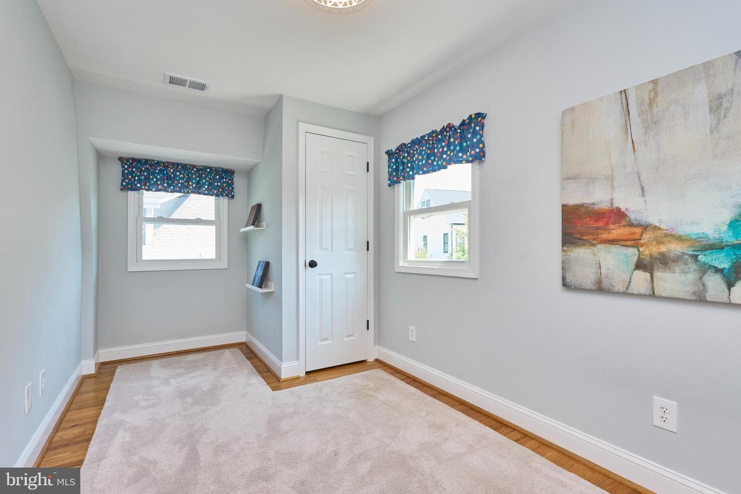 255 N Bryan Street photo 31