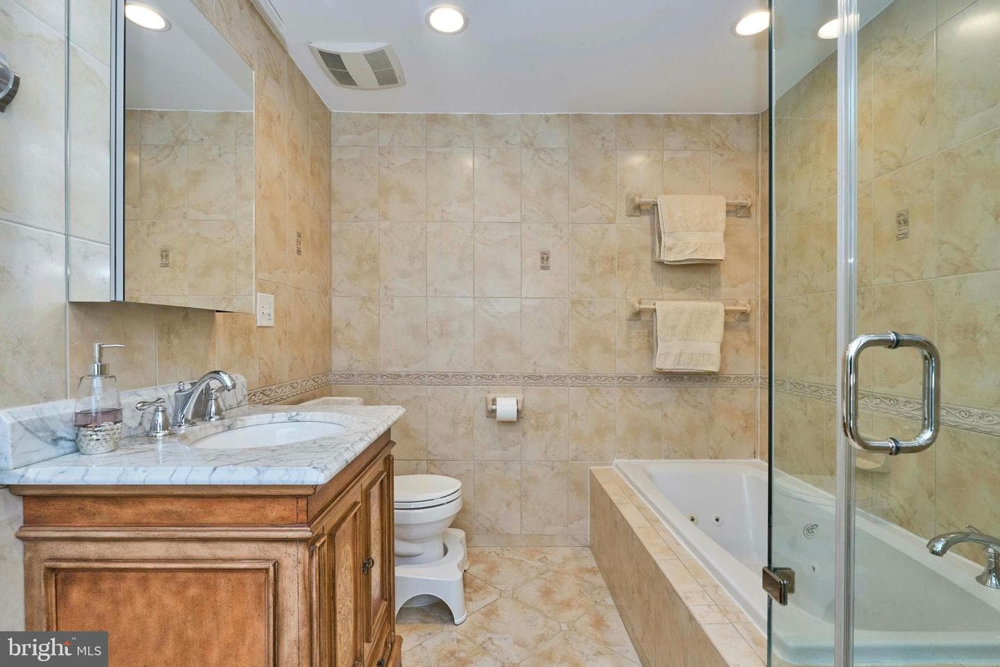255 N Bryan Street photo 36