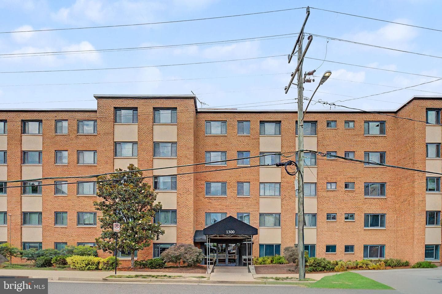 1300 Arlington Ridge #708, Arlington
