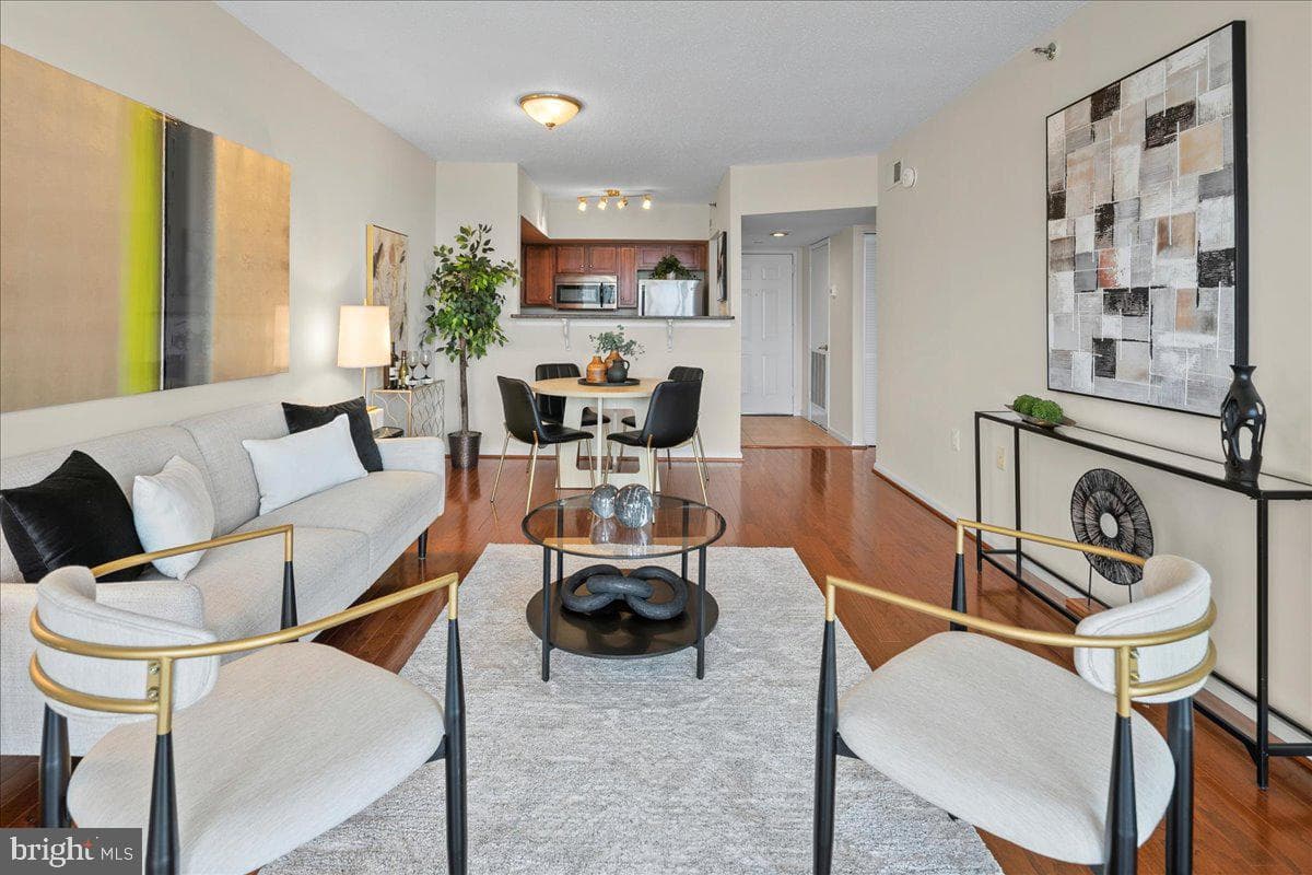 1001 N Randolph Street #913 photo 8