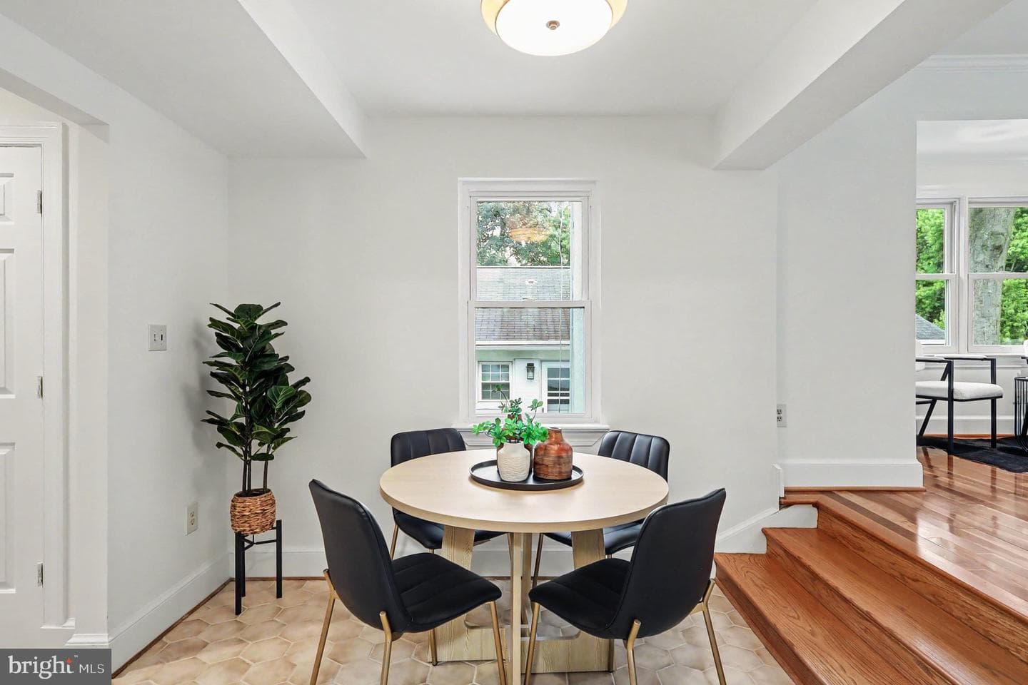 1406 N Nicholas Street photo 11