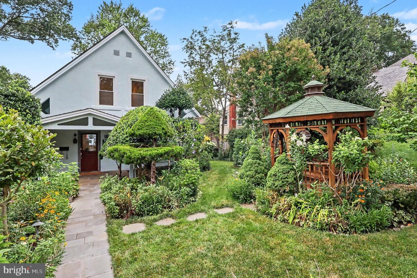 1406 N Nicholas Street photo 32