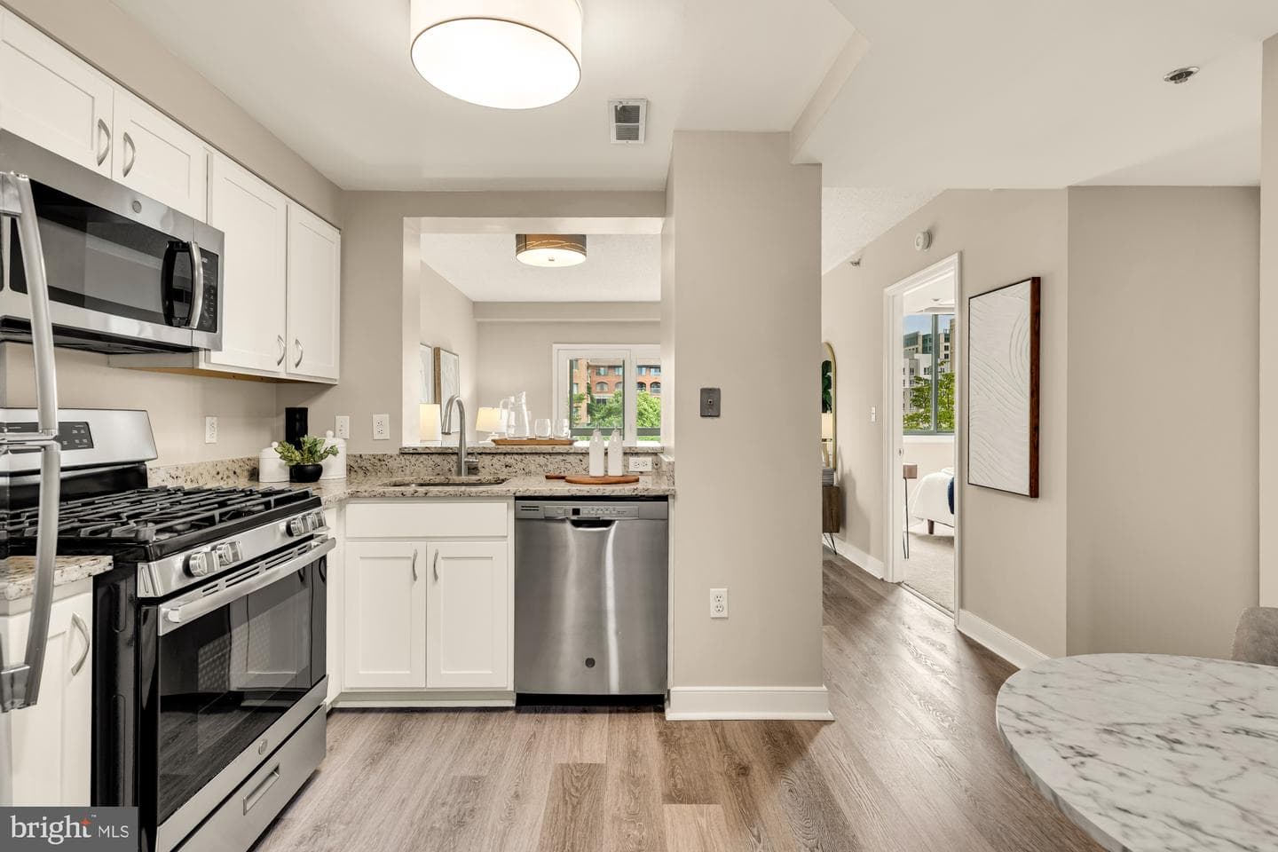 1050 N Taylor Street #404 photo 3