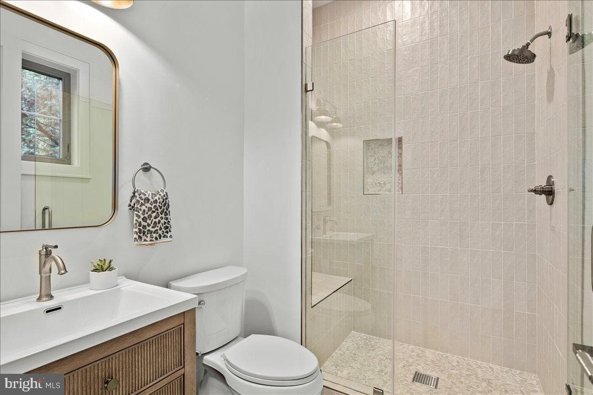 2913 N Greencastle Street photo 19