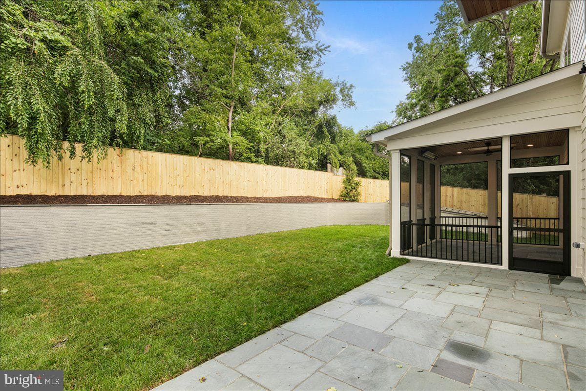 2913 N Greencastle Street, Arlington