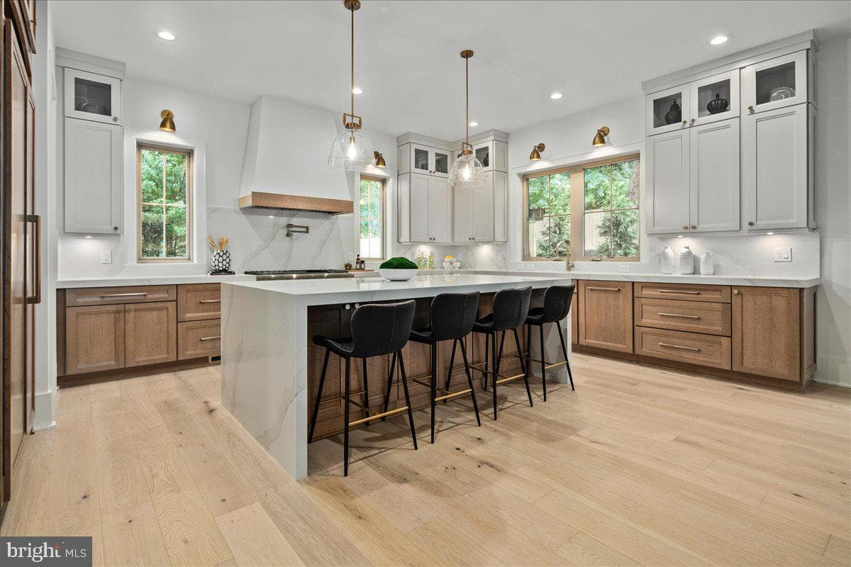 2913 N Greencastle Street photo 3