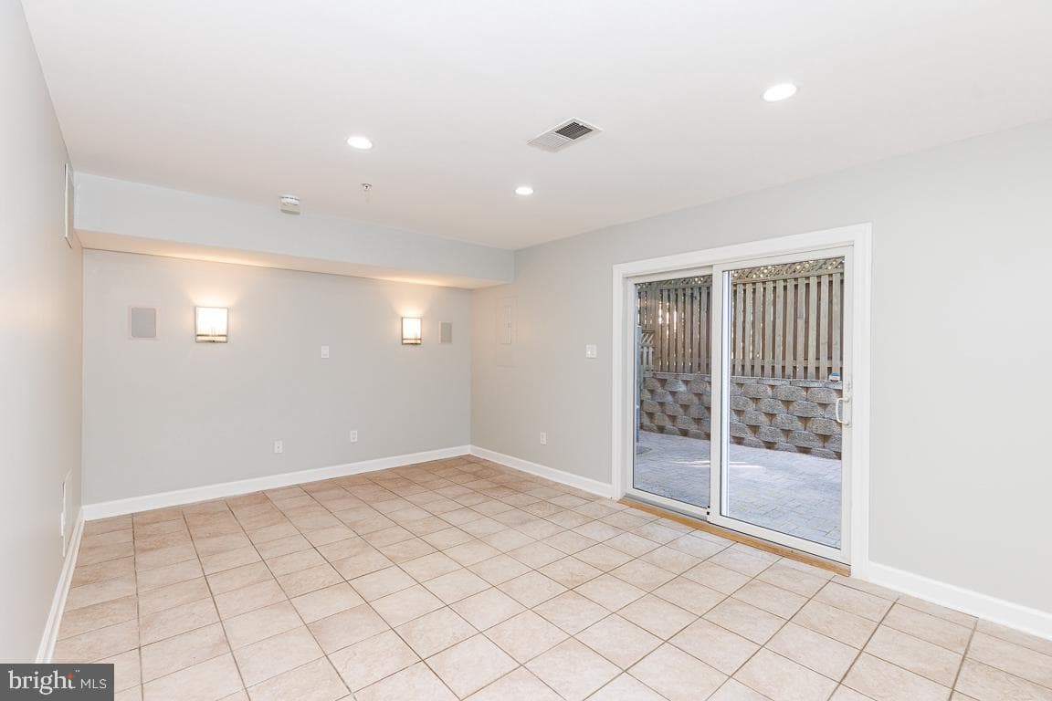 504 N Thomas Street #j photo 14