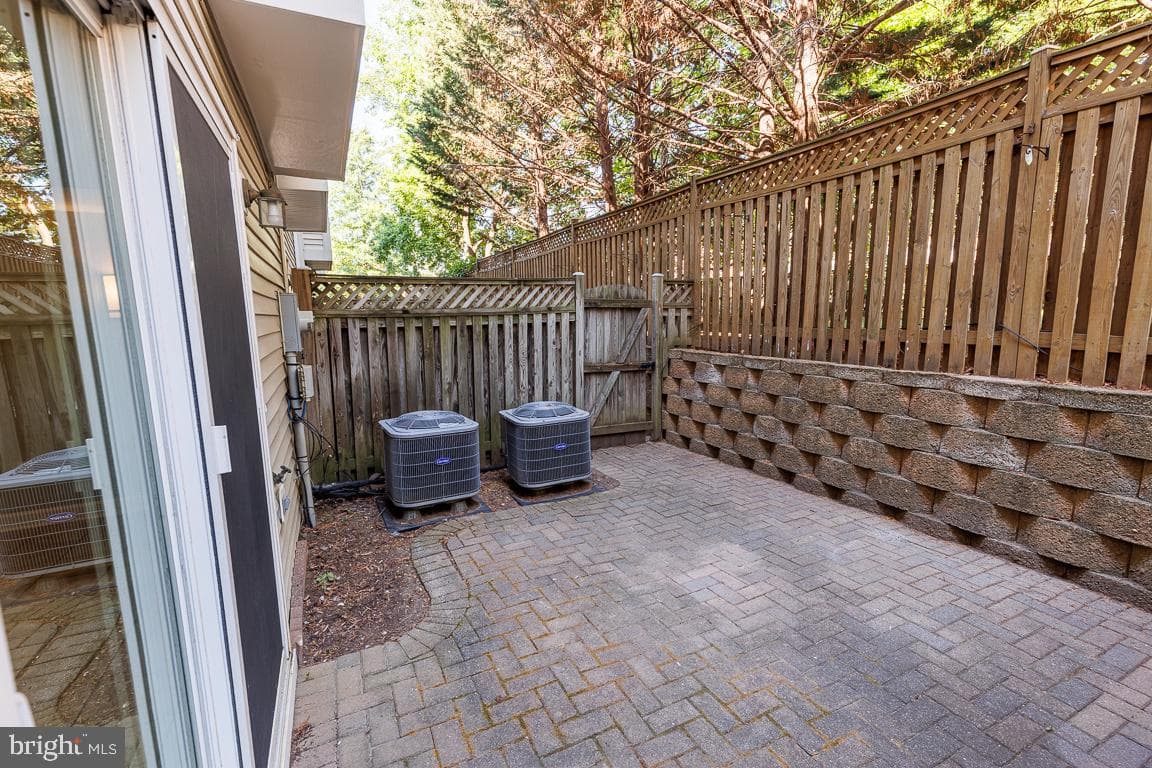 504 N Thomas Street #j photo 55