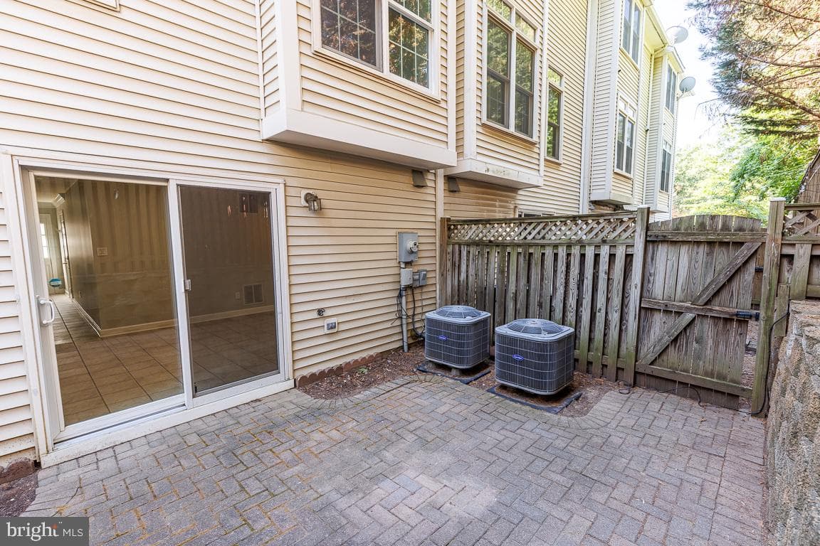 504 N Thomas Street #j photo 56