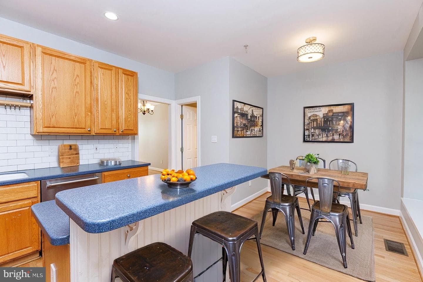504 N Thomas Street #j photo 6