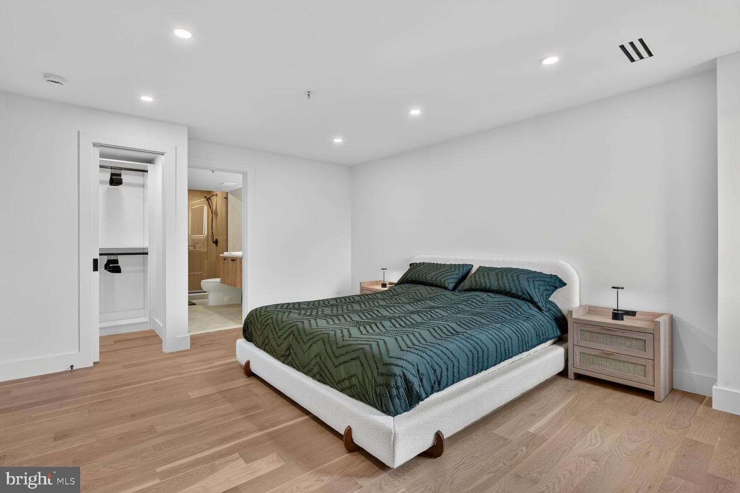 1401 N Oak Street #903 photo 25