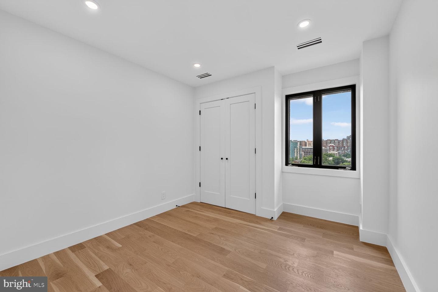 1401 N Oak Street #903 photo 29