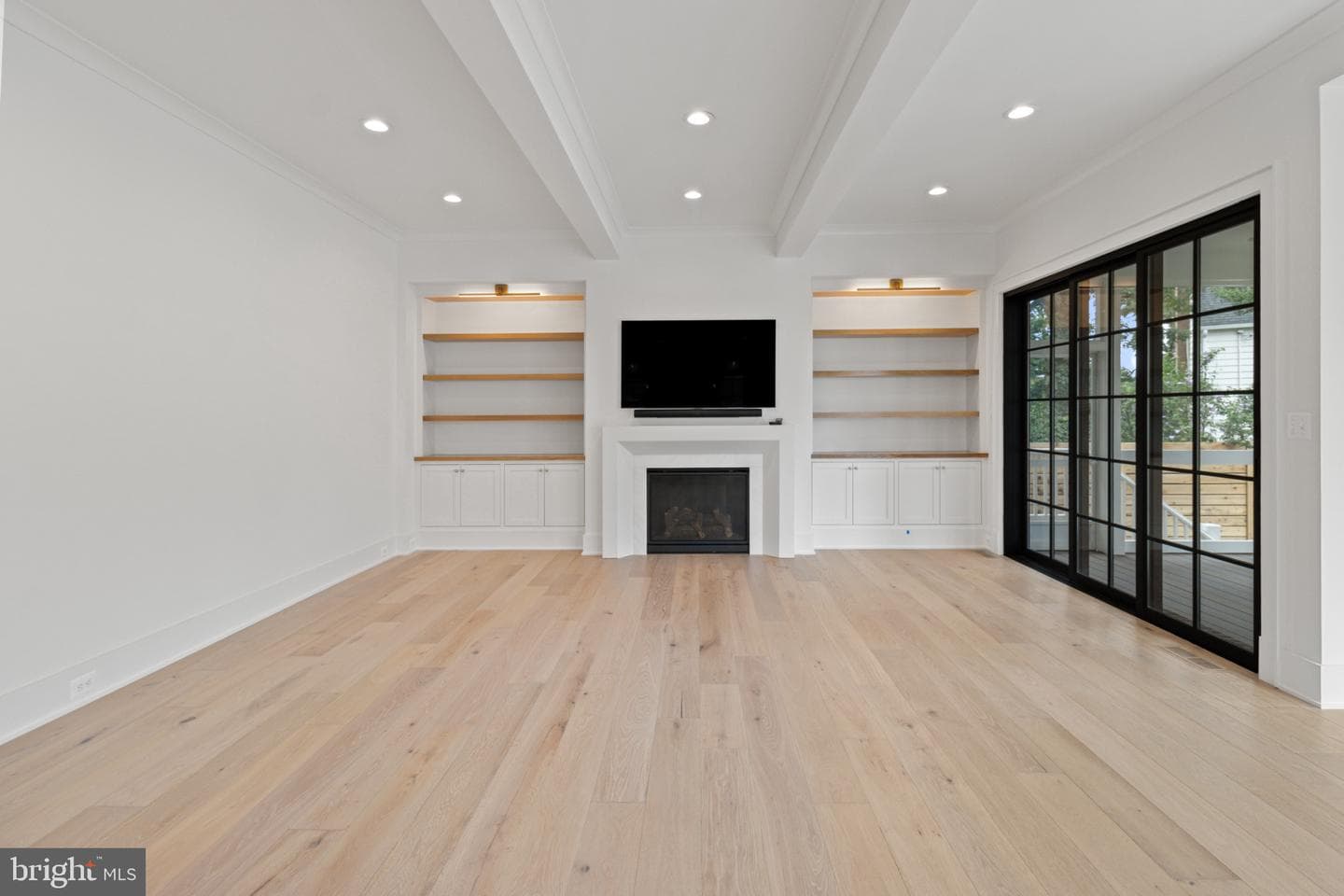 1709 N Harvard Street photo 12
