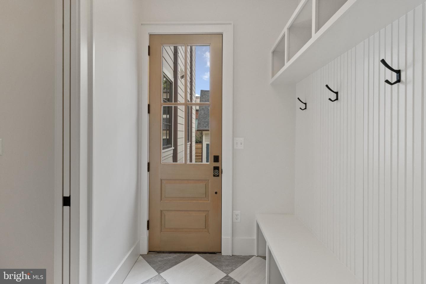 1709 N Harvard Street photo 15