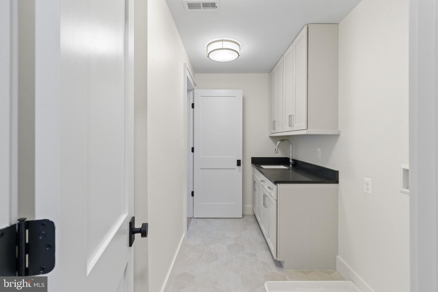 1709 N Harvard Street photo 21