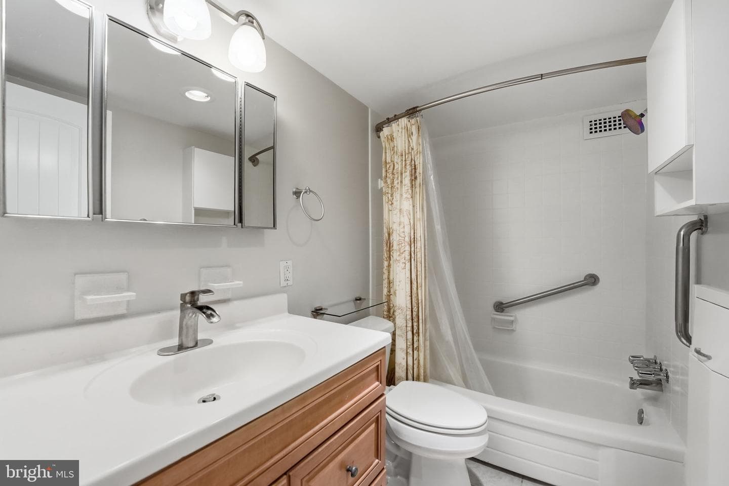 1300 Army Navy Drive #205 photo 19