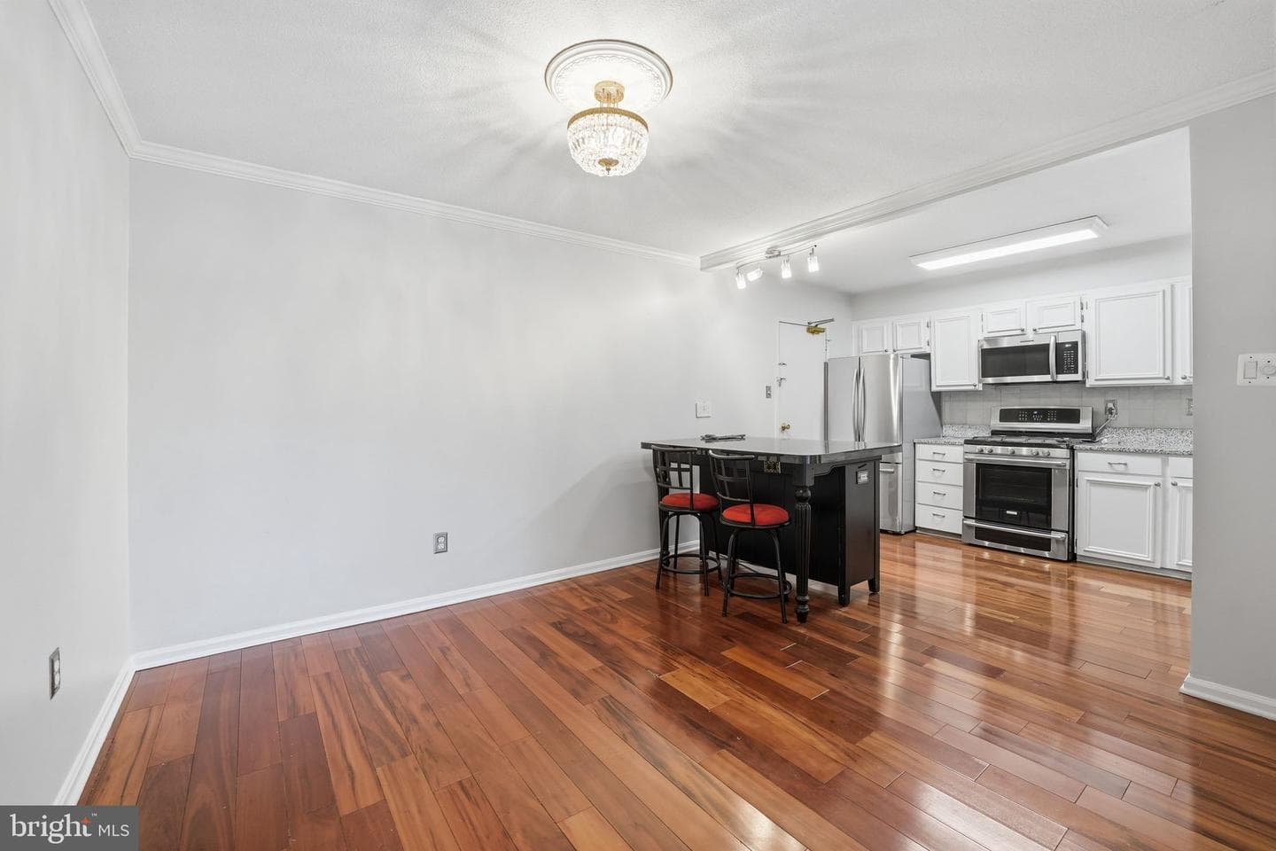 1300 Army Navy Drive #205 photo 9