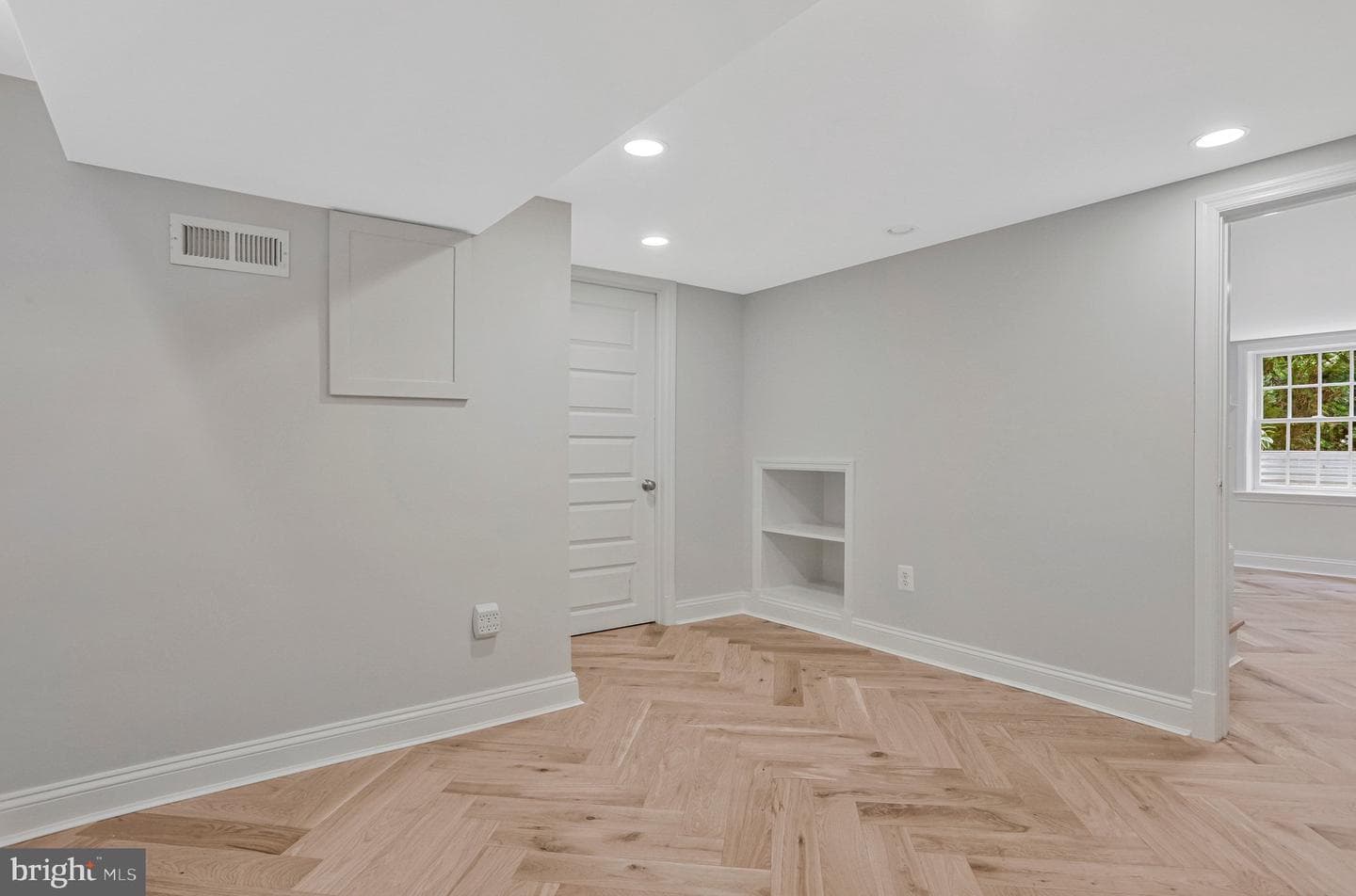 1115 N Harrison Street photo 34
