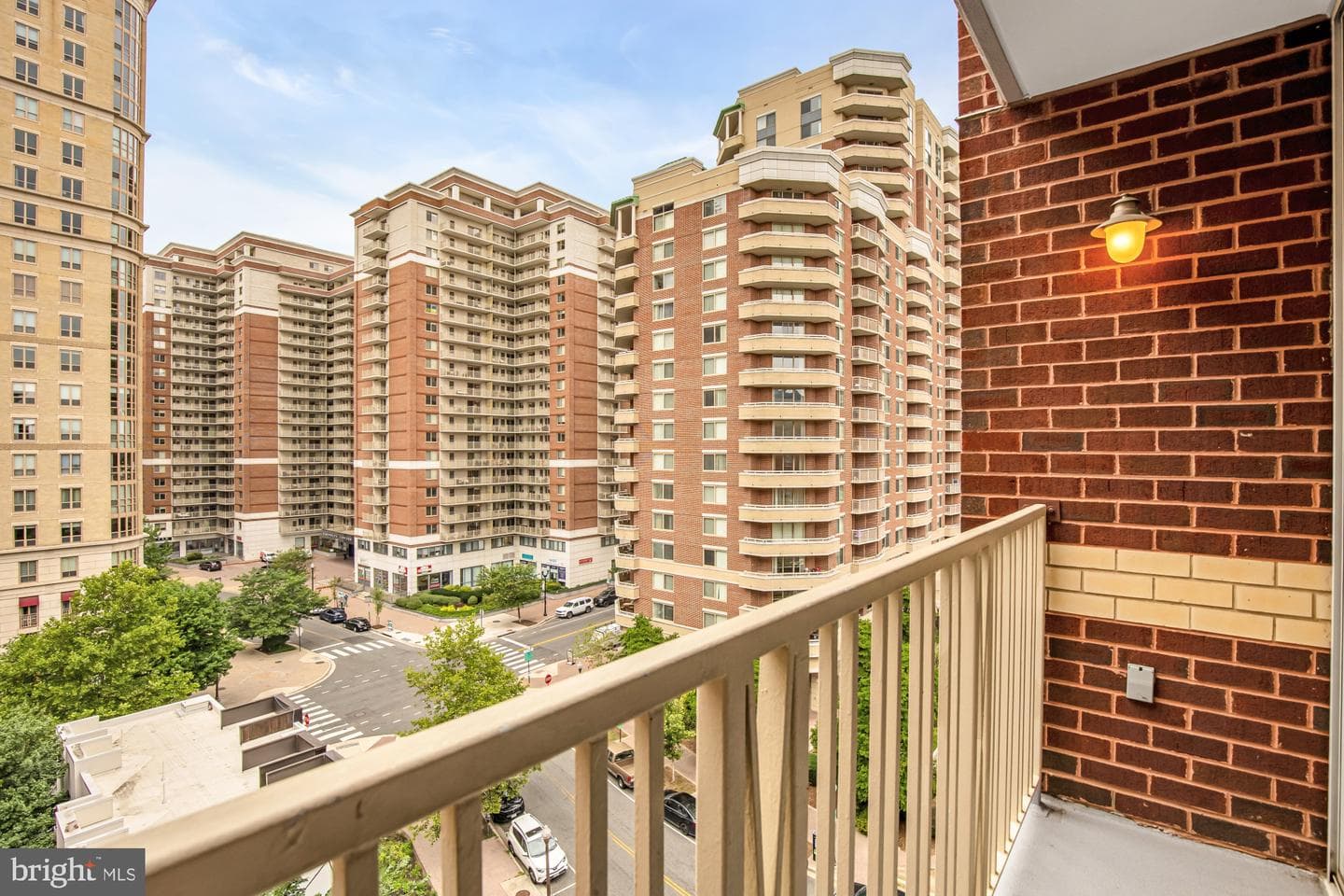 880 N Pollard Street #801 photo 27