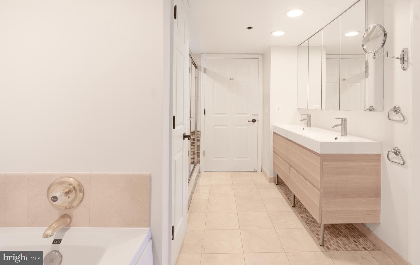 1276 N Wayne Street #908 photo 16