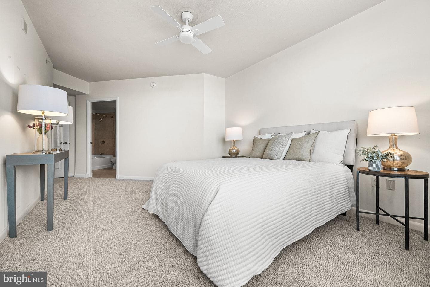 1021 N Garfield Street #637 photo 23
