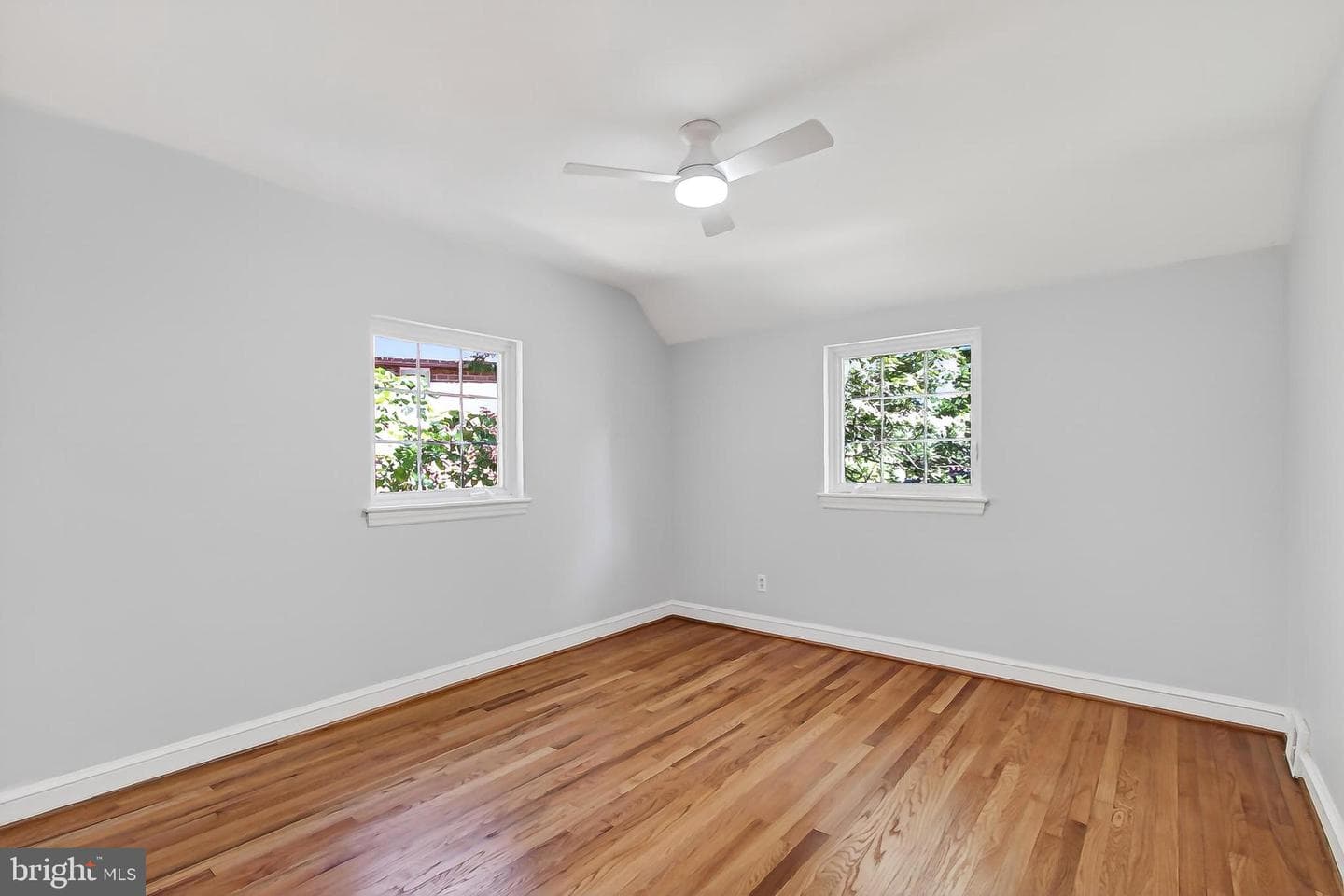 204 N Evergreen Street photo 29