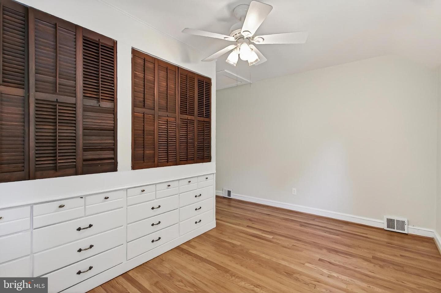 204 N Evergreen Street photo 32