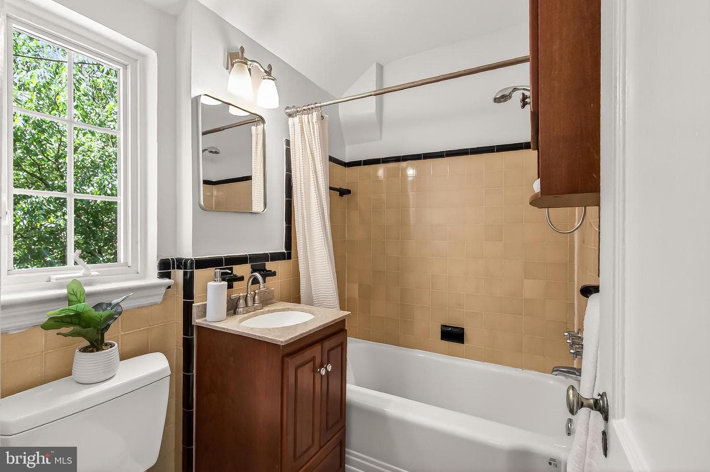204 N Evergreen Street photo 35