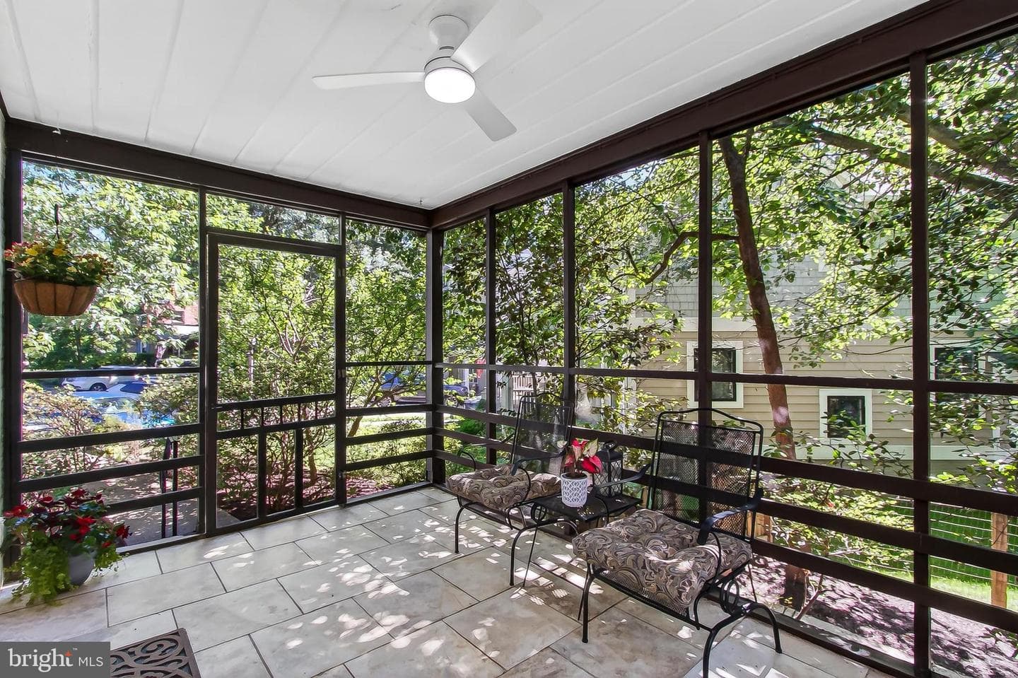 204 N Evergreen Street photo 8