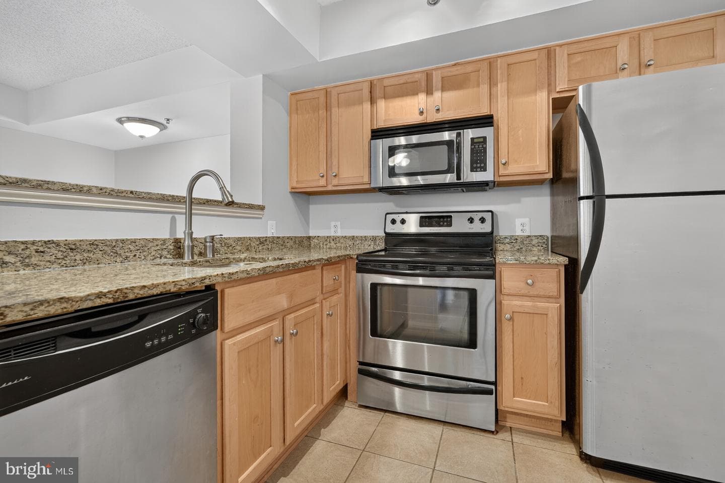 1001 N Vermont Street #811 photo 11