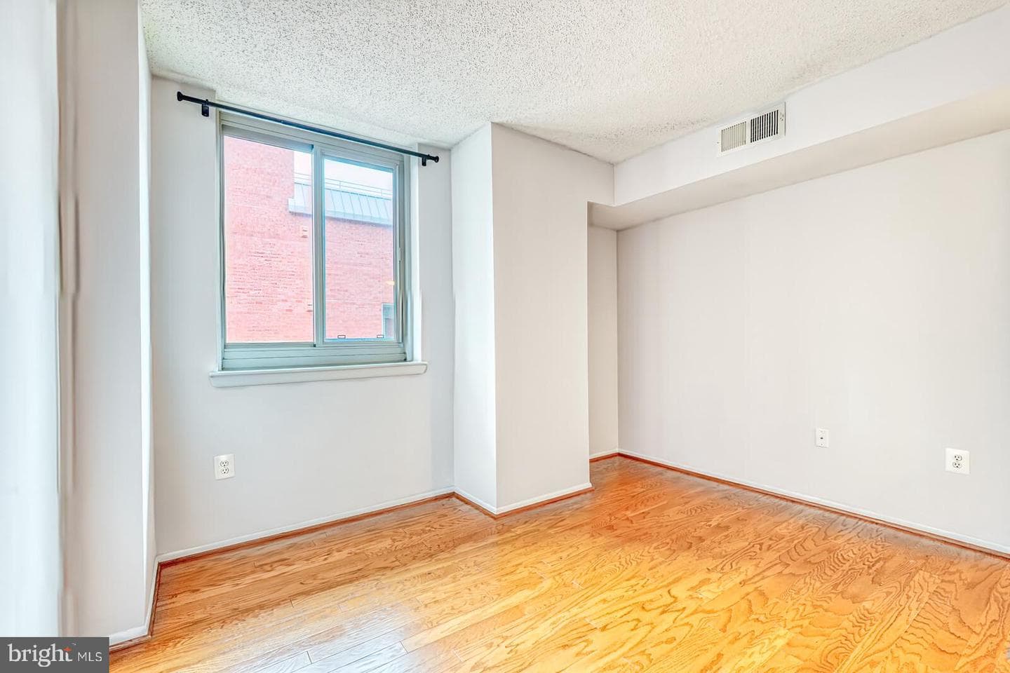 1001 N Vermont Street #811 photo 25