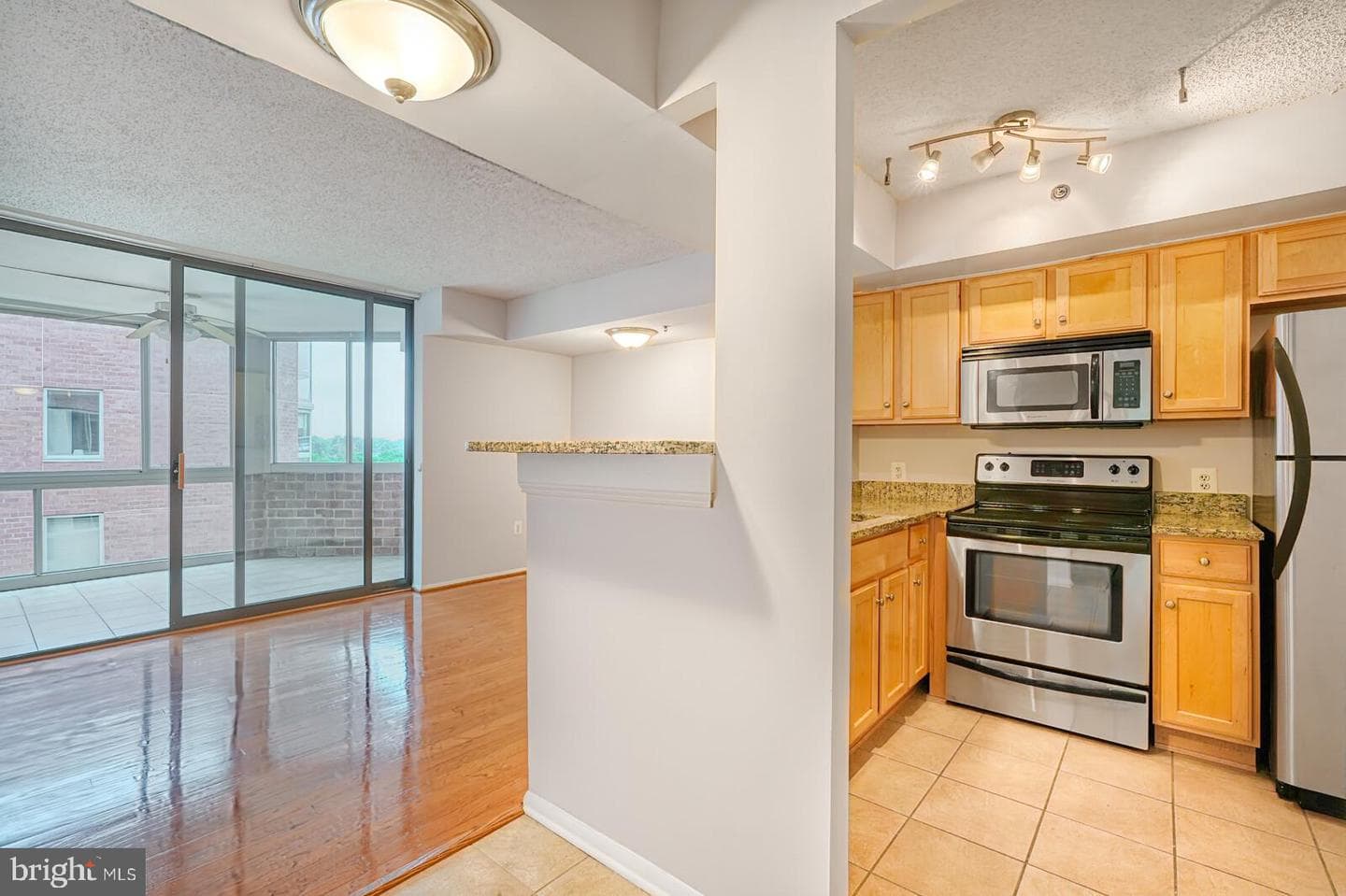 1001 N Vermont Street #811 photo 26