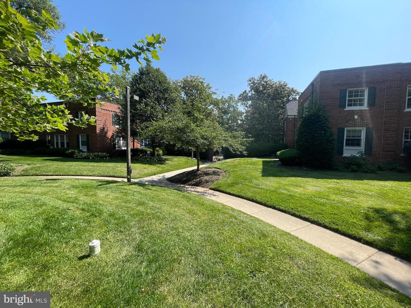 1736 N Rhodes Street #5-290 photo 21