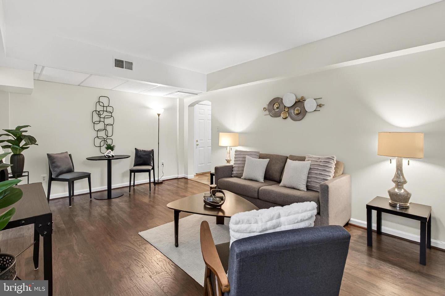1752 N Rhodes Street #325 photo 5