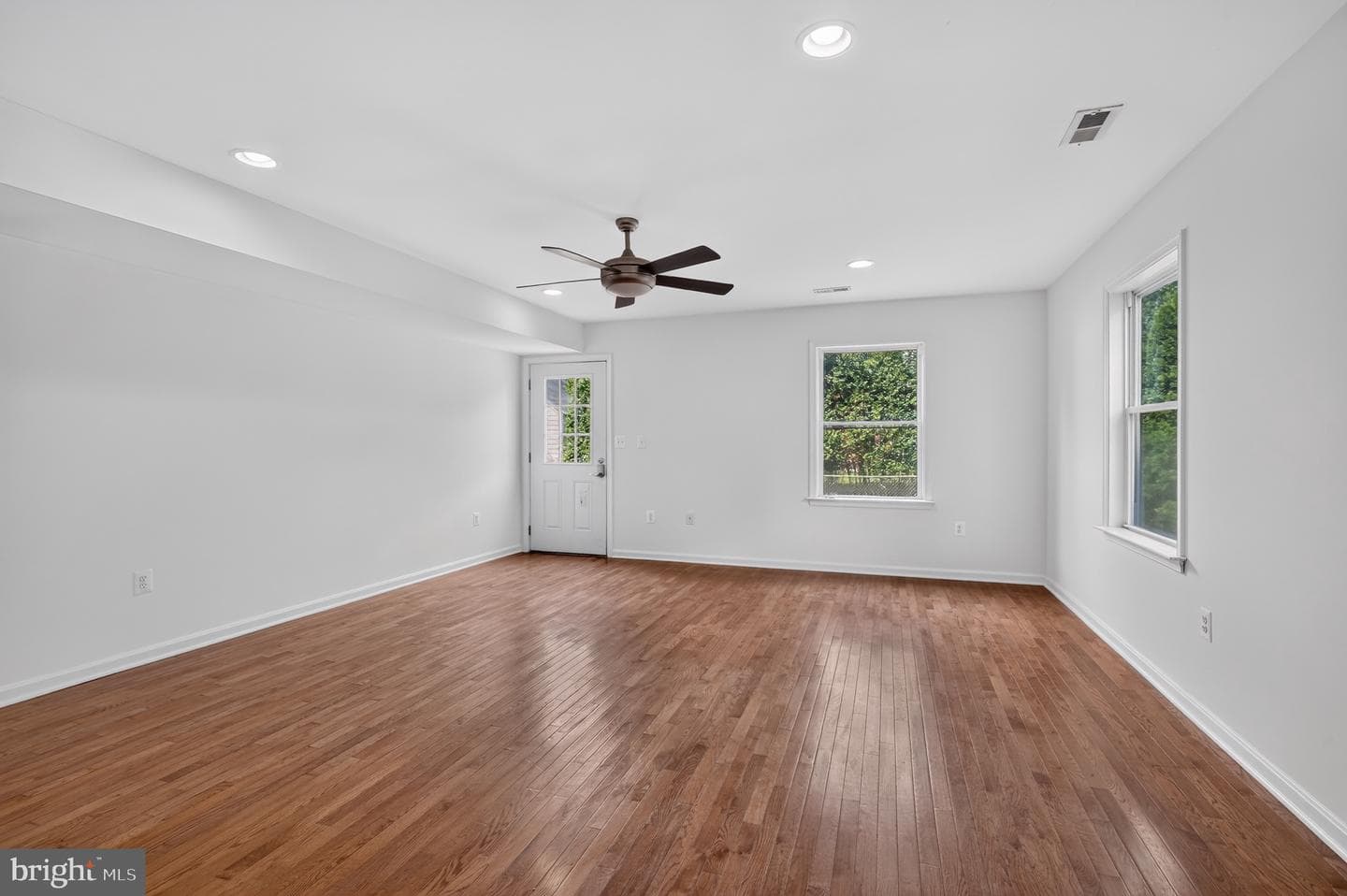 750 N George Mason Drive photo 20