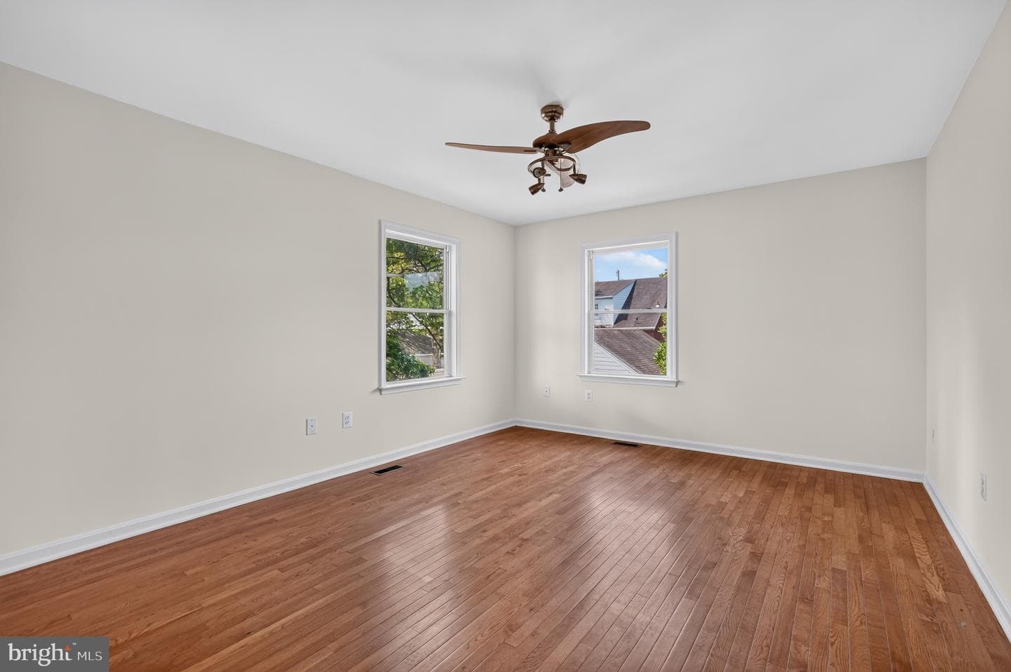750 N George Mason Drive photo 32