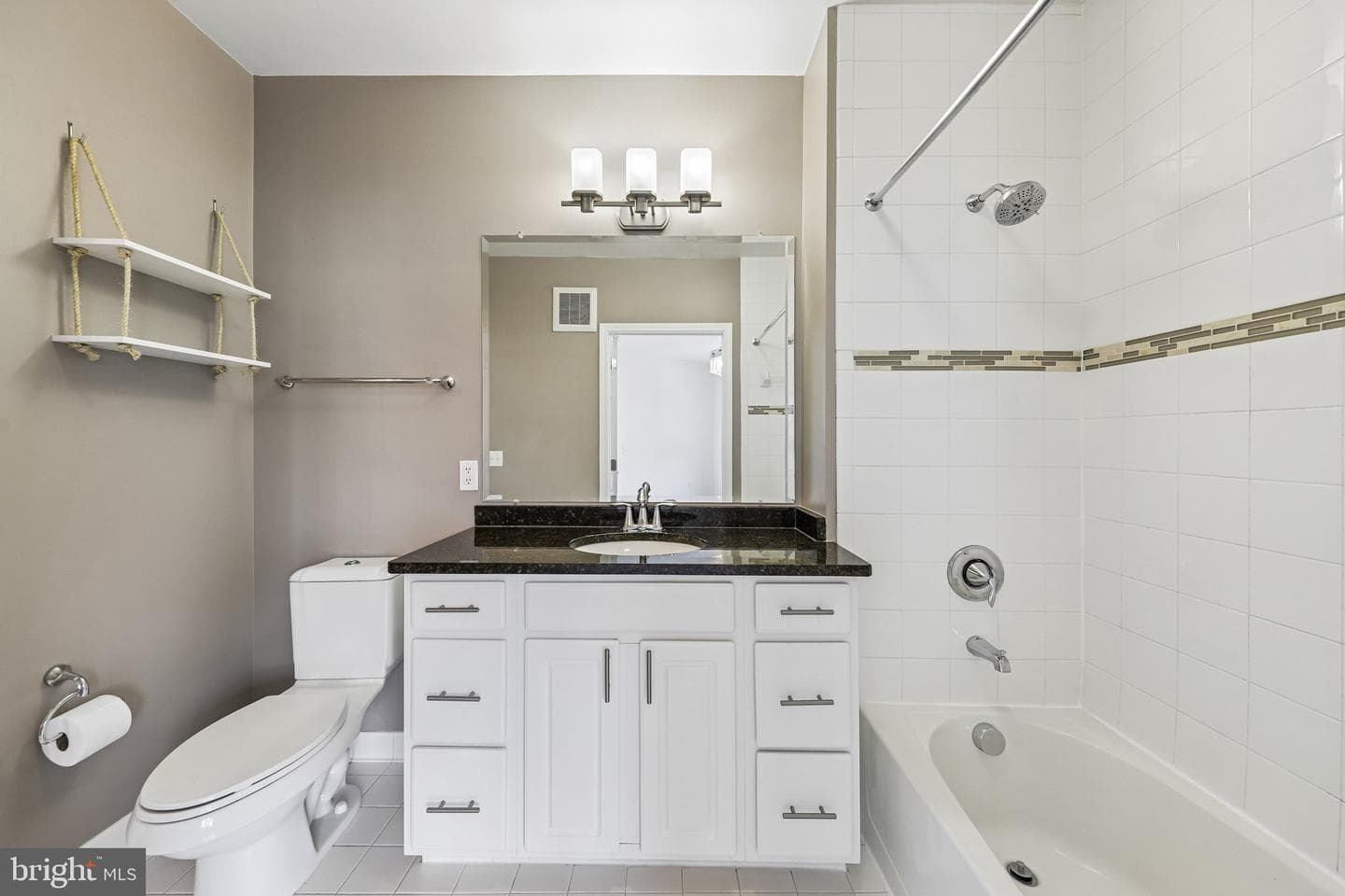 2101 N Monroe Street #215 photo 18