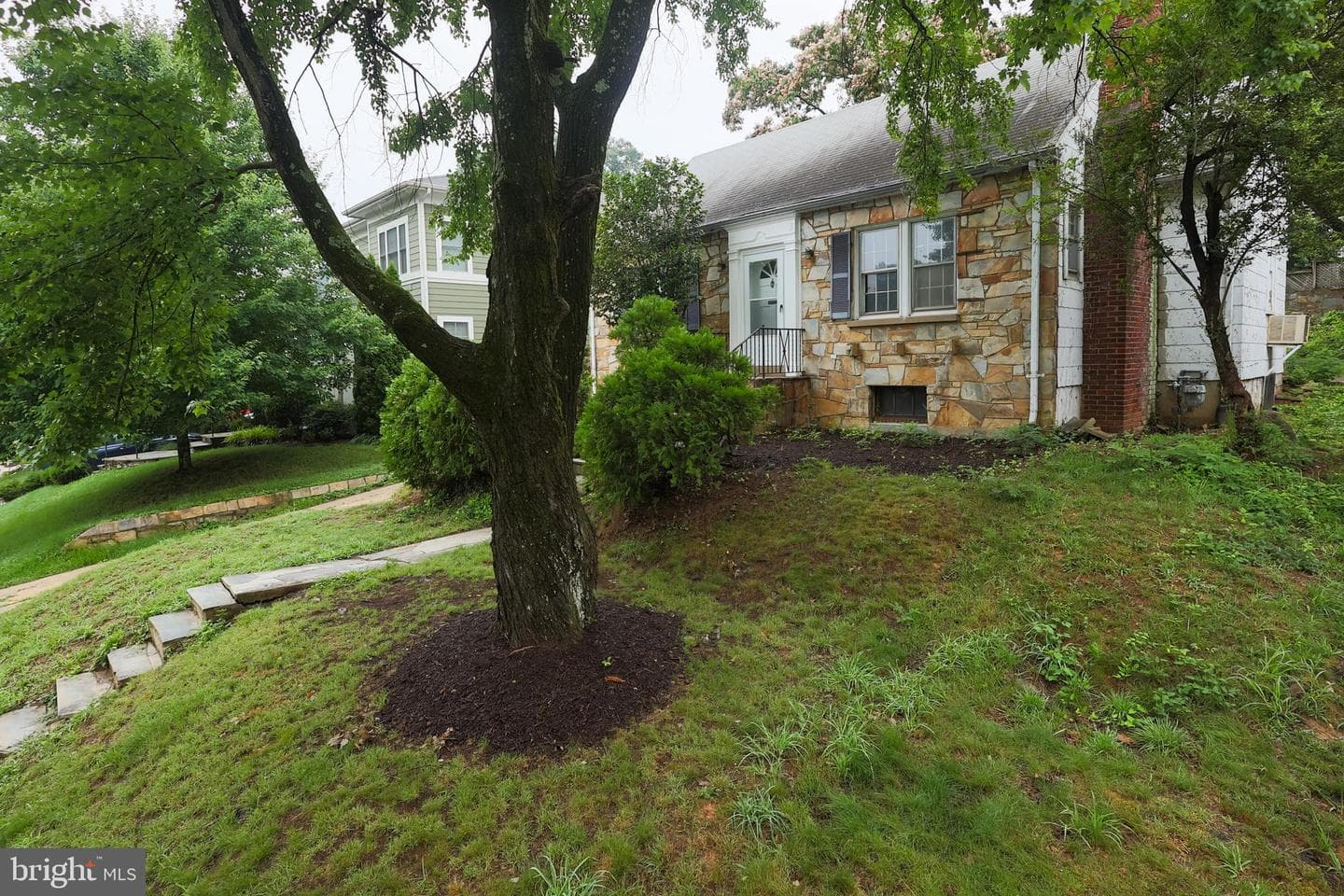 4827 16th Road N, Arlington