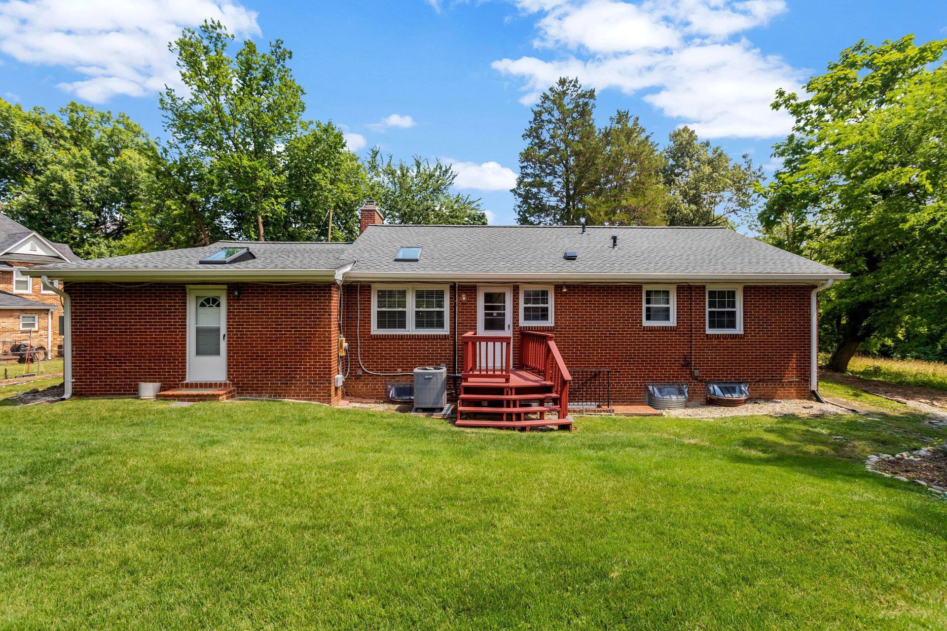 914 S Taylor Street photo 58