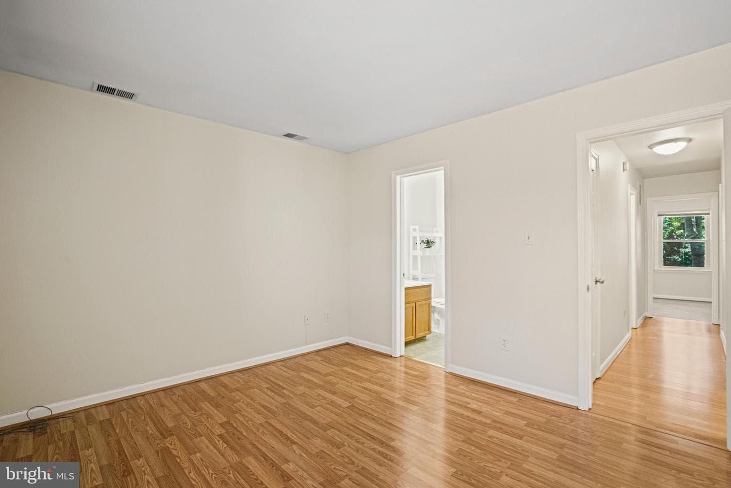 1141 N Vernon Street photo 28