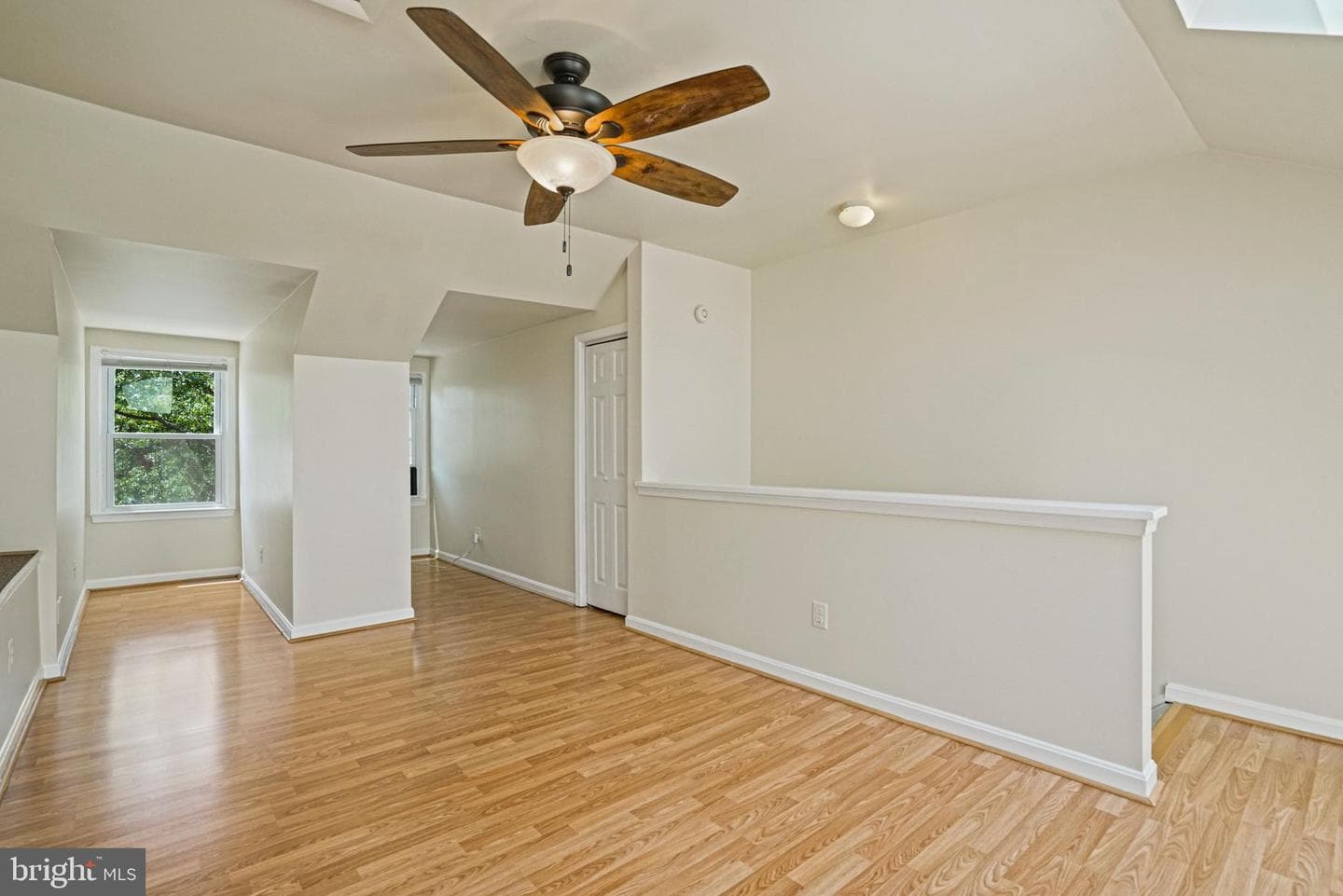 1141 N Vernon Street photo 38