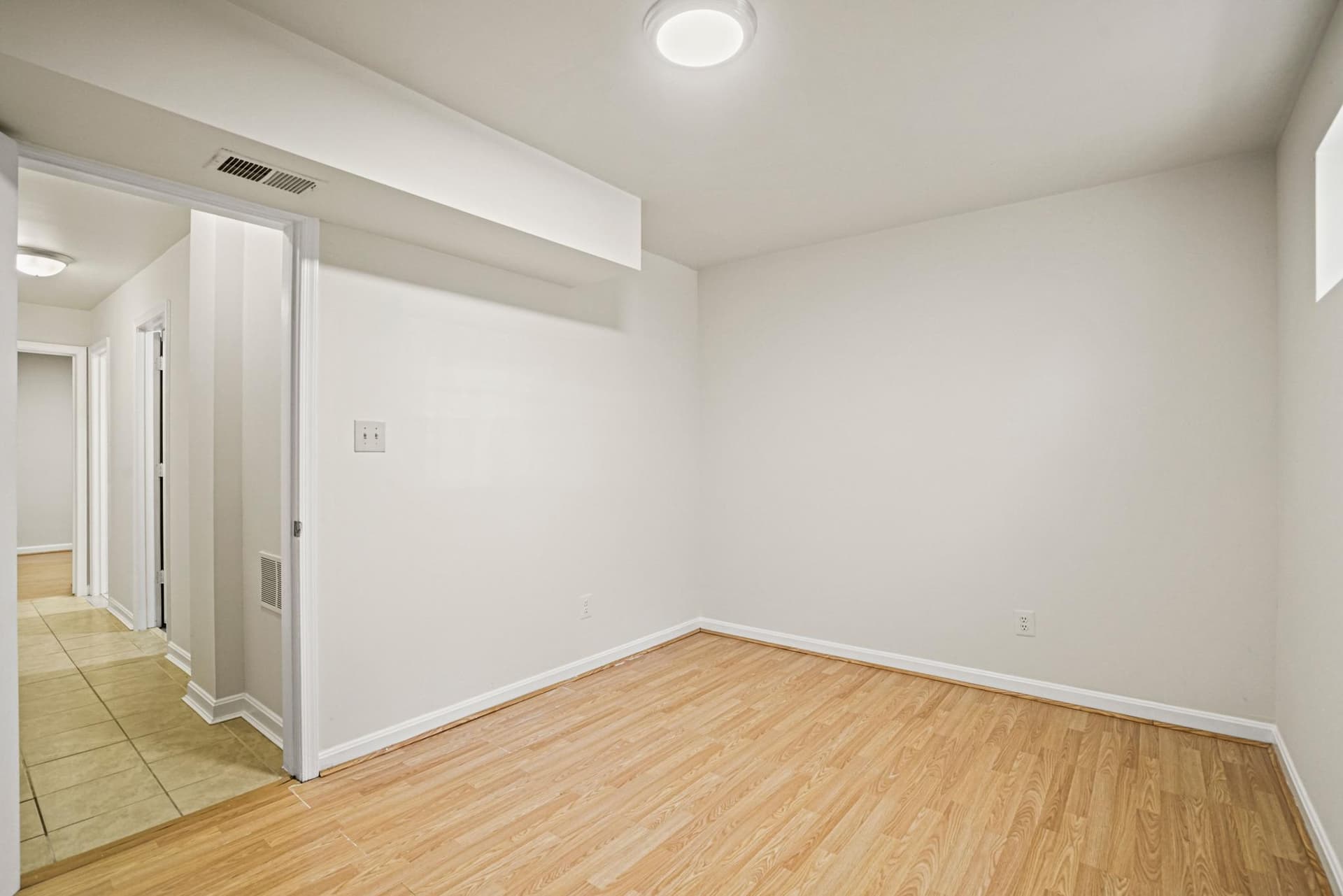 1141 N Vernon Street photo 43