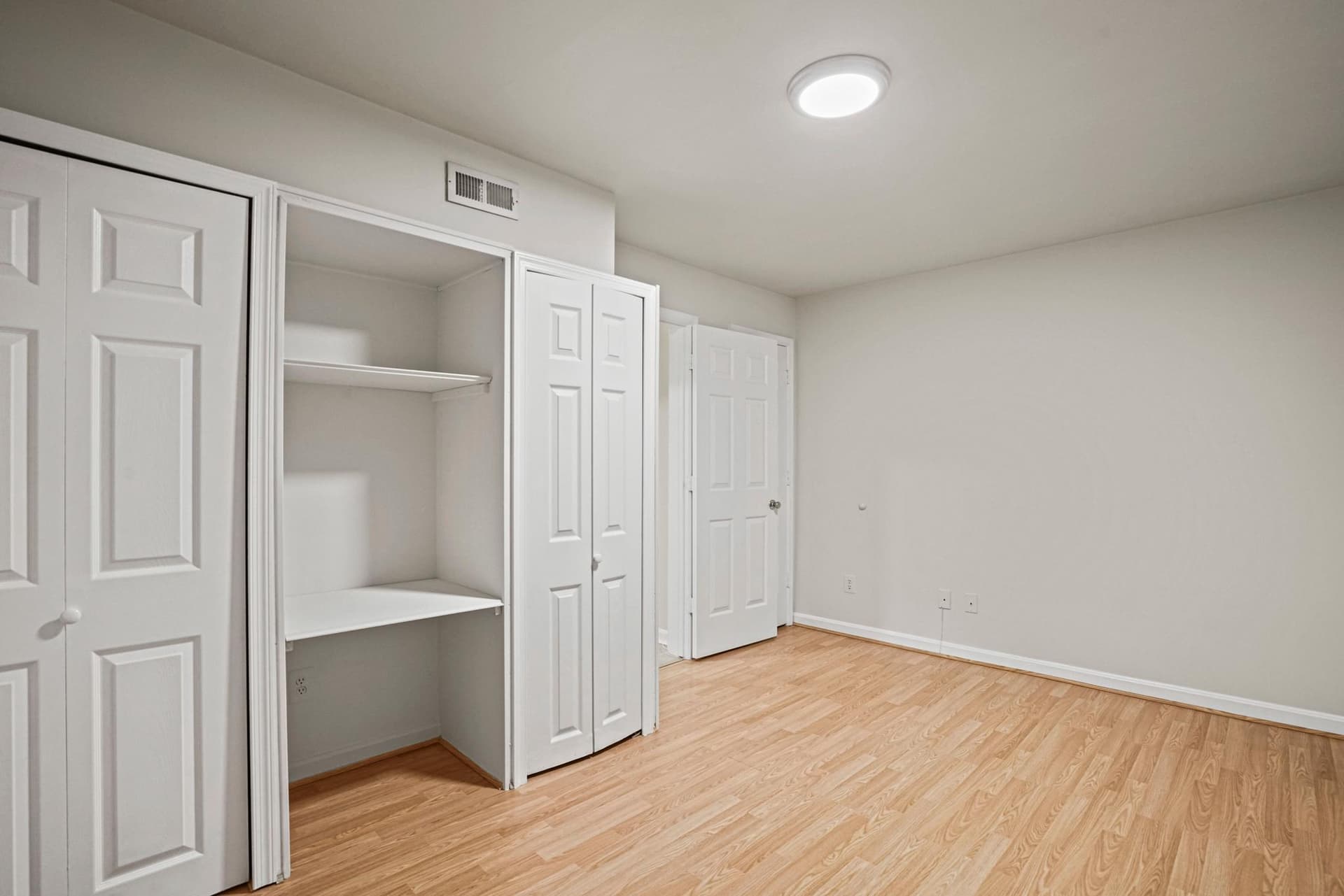1141 N Vernon Street photo 44