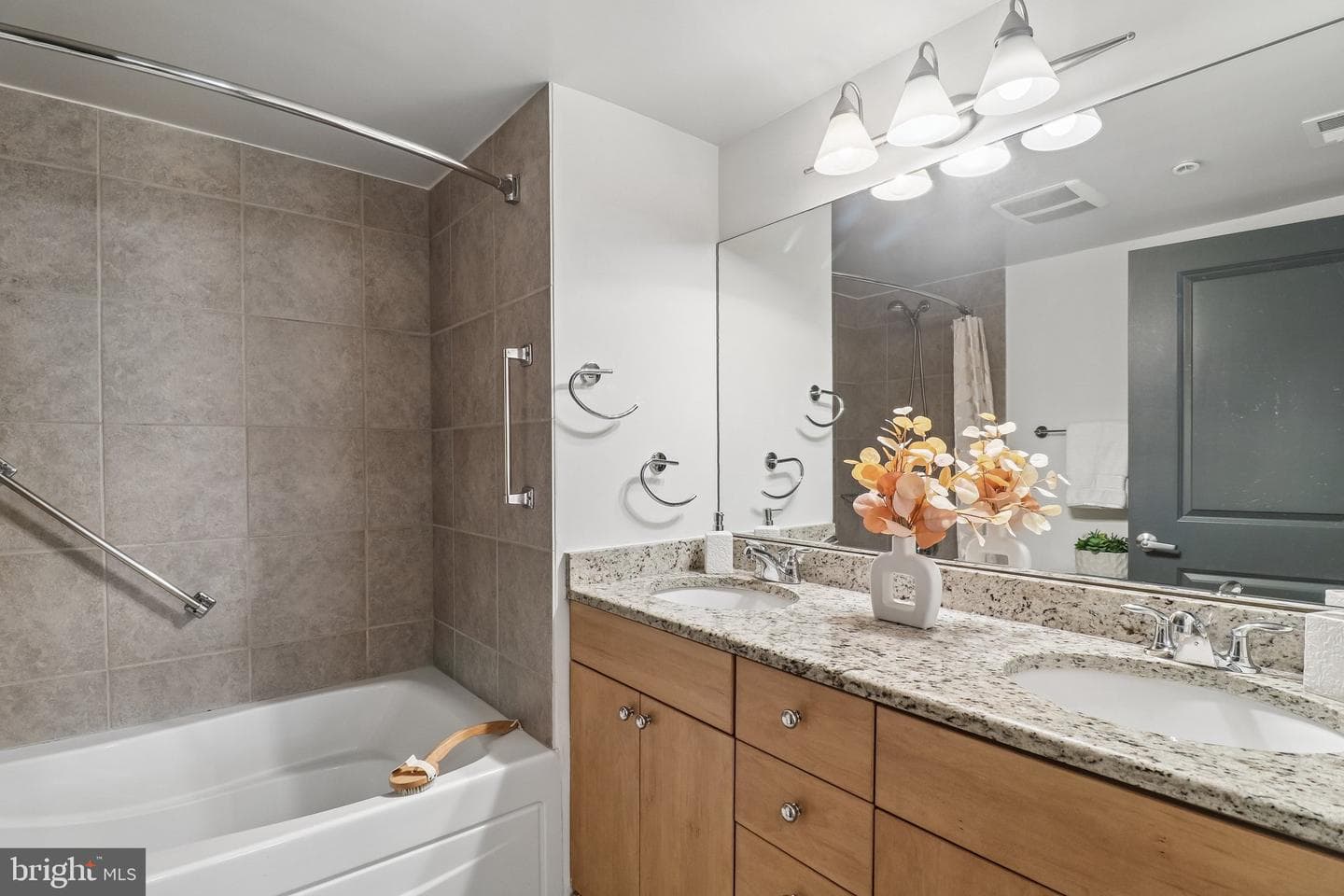 820 N Pollard Street #214 photo 26